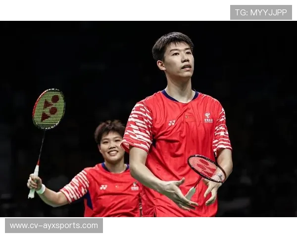 黄东萍的坚守:从混打到女双 老将带伤夺金感动赛场 黄东萍的坚守:从混打到女双 老将带伤夺金感动赛场